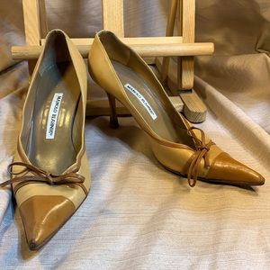 Manolo Blahnik heel pump w/bow elegant classic!
